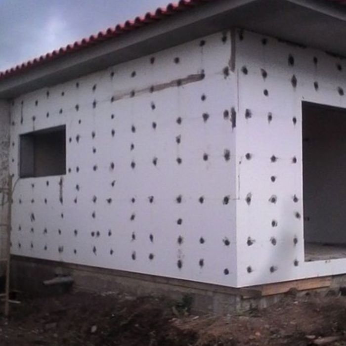 Faço serviços de construção civil