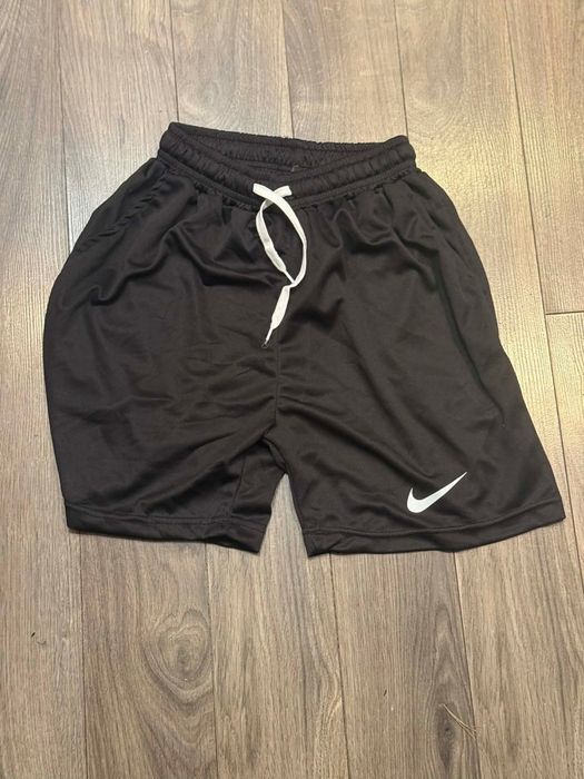 Czarne Spodenki Nike