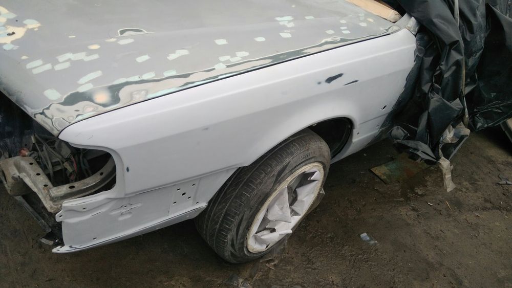 Передние крылья Audi 200 3B