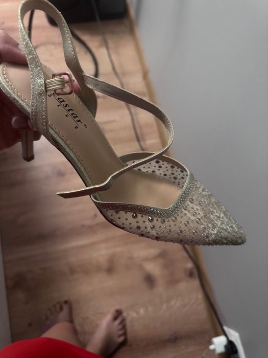 Szpilki szampańskie zdobione