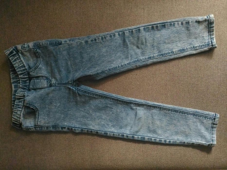 Стильные джинсы