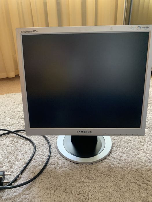 Монитор Samsung SyncMaster 713n