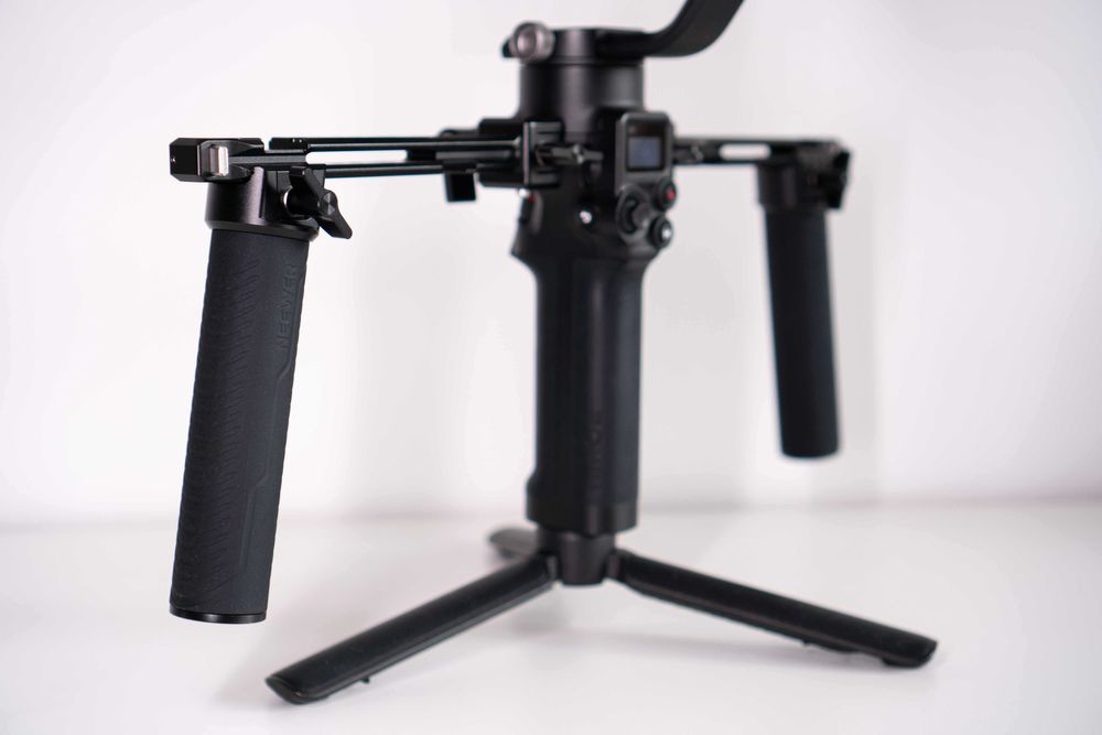 Dual Handgrip Neewer em ótimo estado