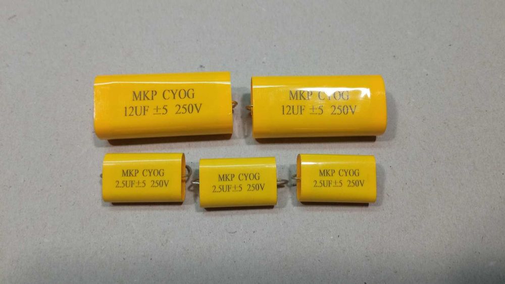 Конденсатор поліпропіленовий аксіальний 2,2-33 мкФ/250 В.