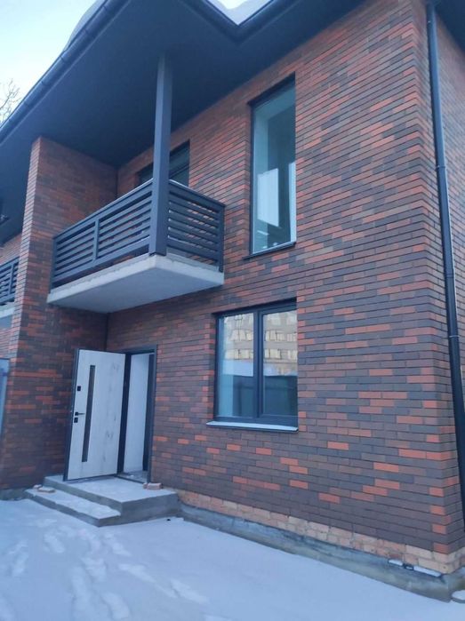 Продам 2-х поверховий таунхаус на Старому Місті 3997