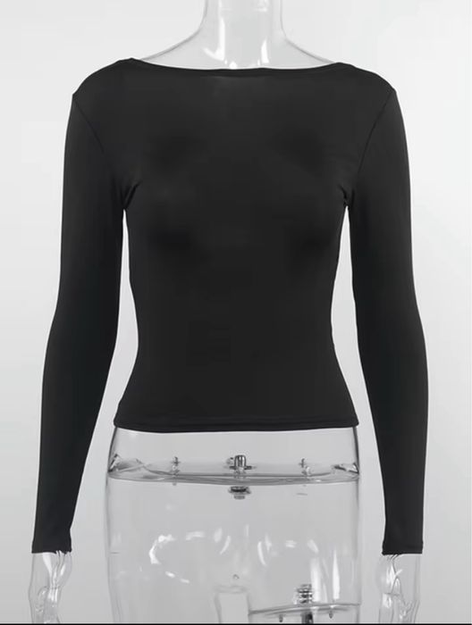 топ з відкритою спиною