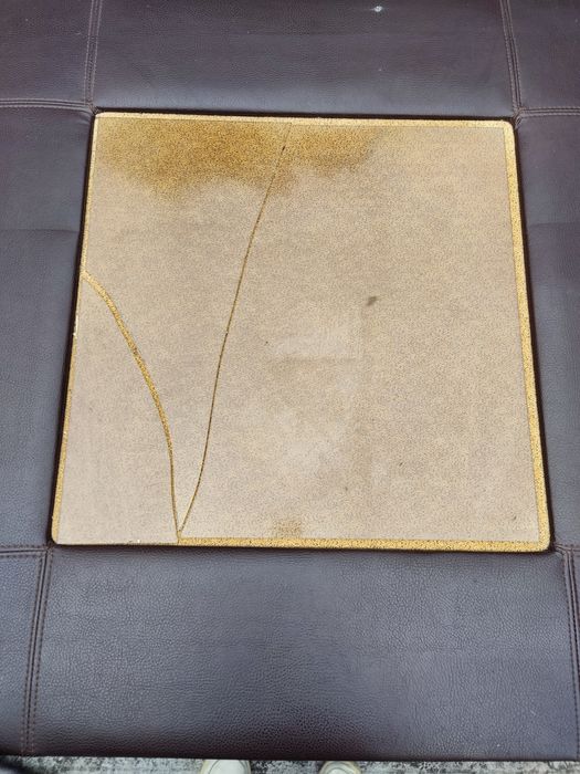 Mesa de centro em pele com vidro