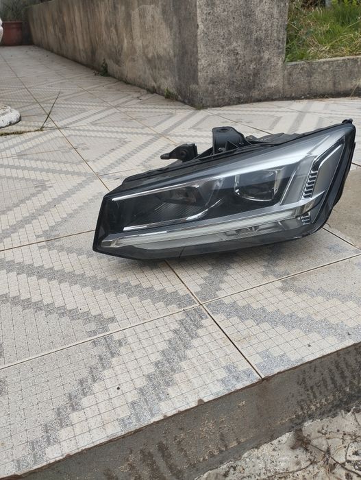 Vendo optica Audi Q2 full led lado esquerdo de 2017 a 2022