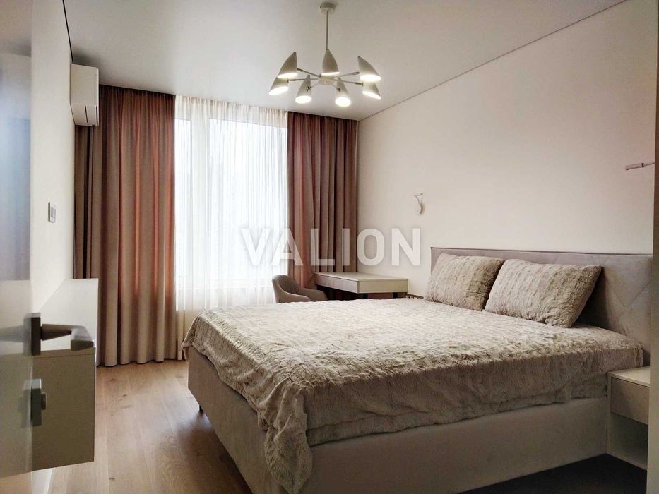Продаж 2к.квартири в ЖК Seven, Осокорки, Дніпровська набережная,18б.