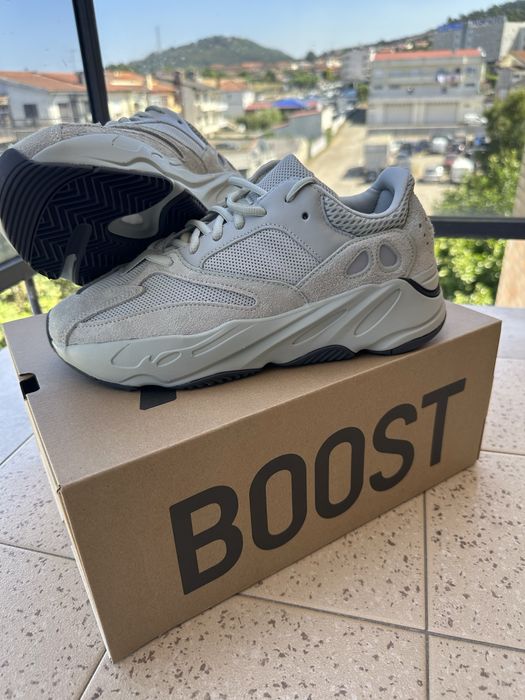 Sapatilhas Adidas Yeezy Boost 700 Salt