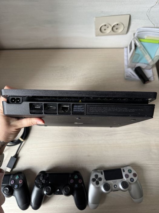 PS4 slim 500 gb 3 джойстика