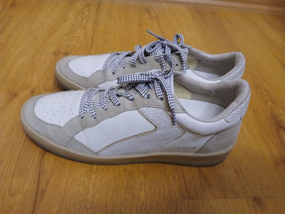 Продам нові кеди .р 40