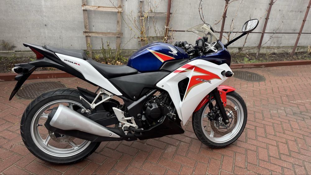 Honda CBR250R 2012 рік
