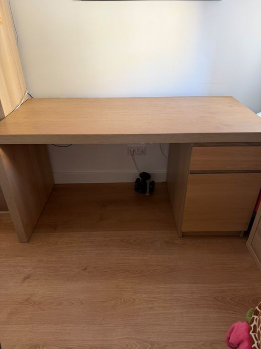 Secretaria de escritorio do IKEA