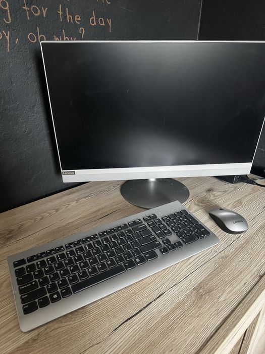 Komputer Lenovo all in one