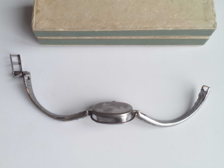 женские механические часы Луч (СССР)