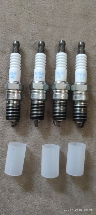 Świece zapłonowe NGK irydowe praktycznie nowe Volvo ford mazda