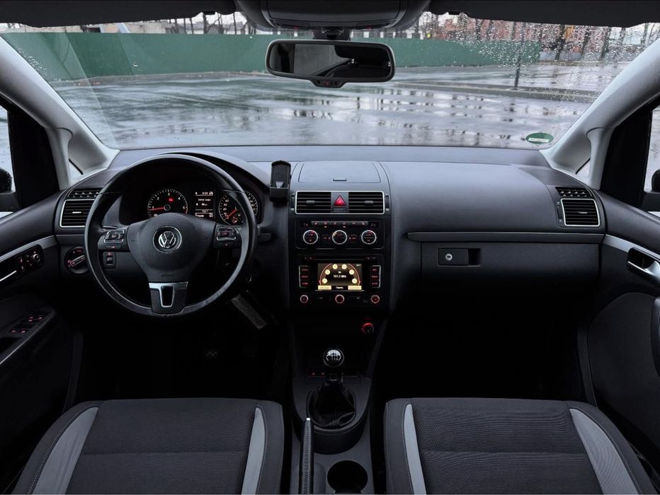 Volkswagen Touran 2.0 Дизель 2014 рік