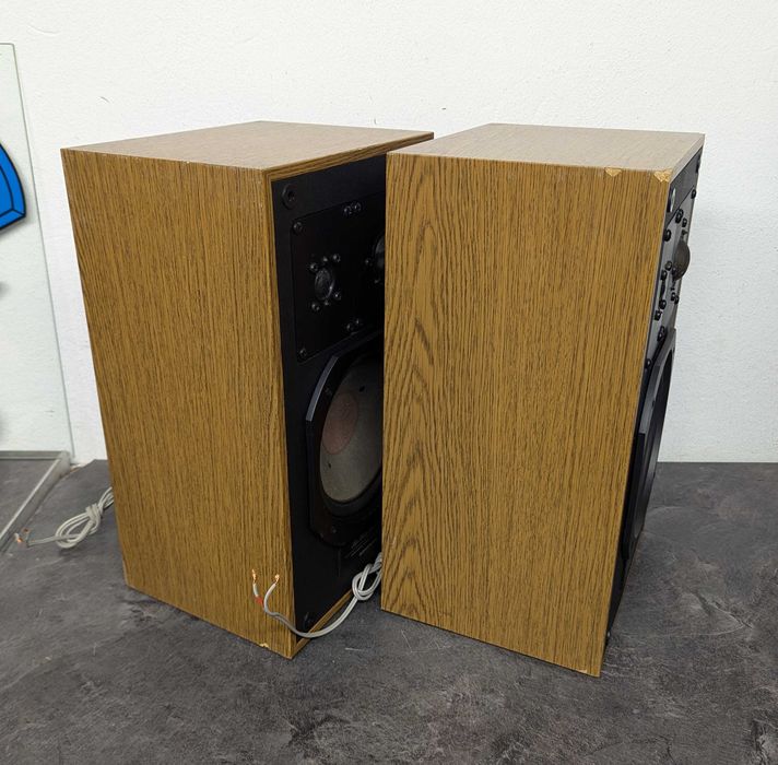 GRUNDIG Box 660a. 3-х смугова полична акустика.