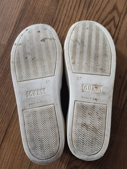 Сліпони Guess в ідеальному стані