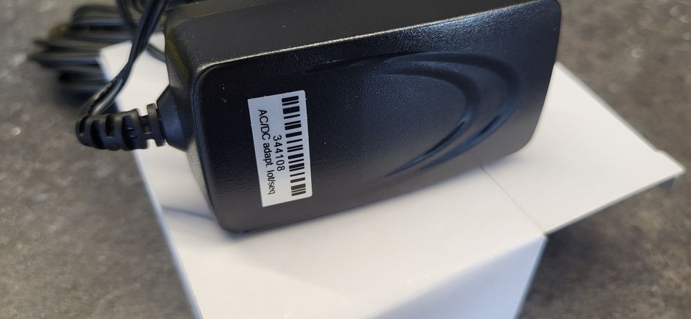 Zasilacz 230v 18V 1A 18W nowy tanio 10szt