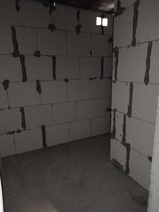 Простора квартира в новобудові біля парка Перемоги