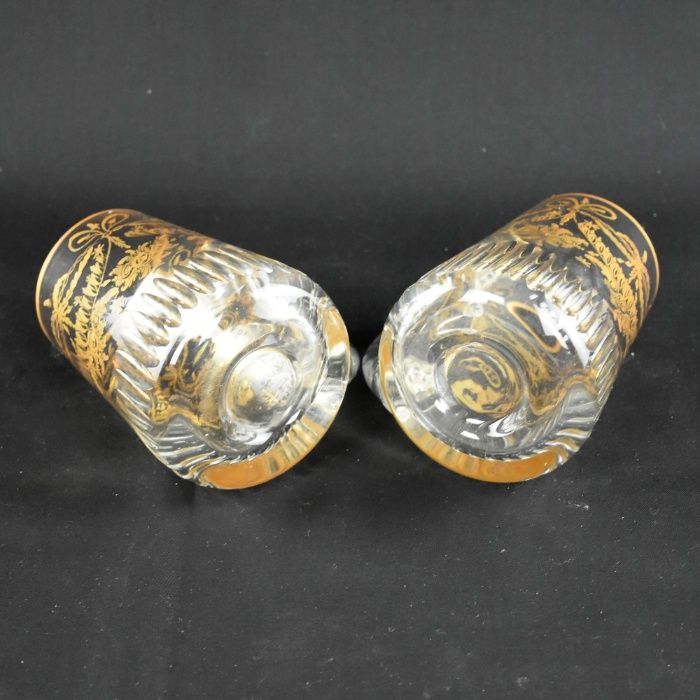 Par de canecas em cristal com dourados