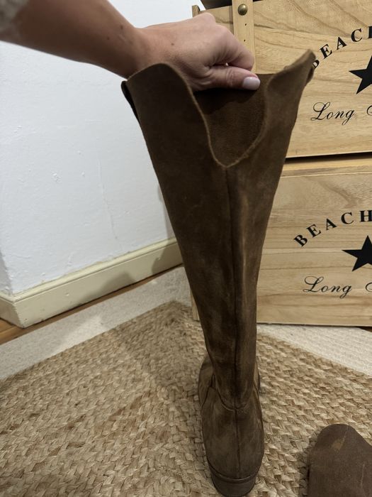 Botas cano alto camurça