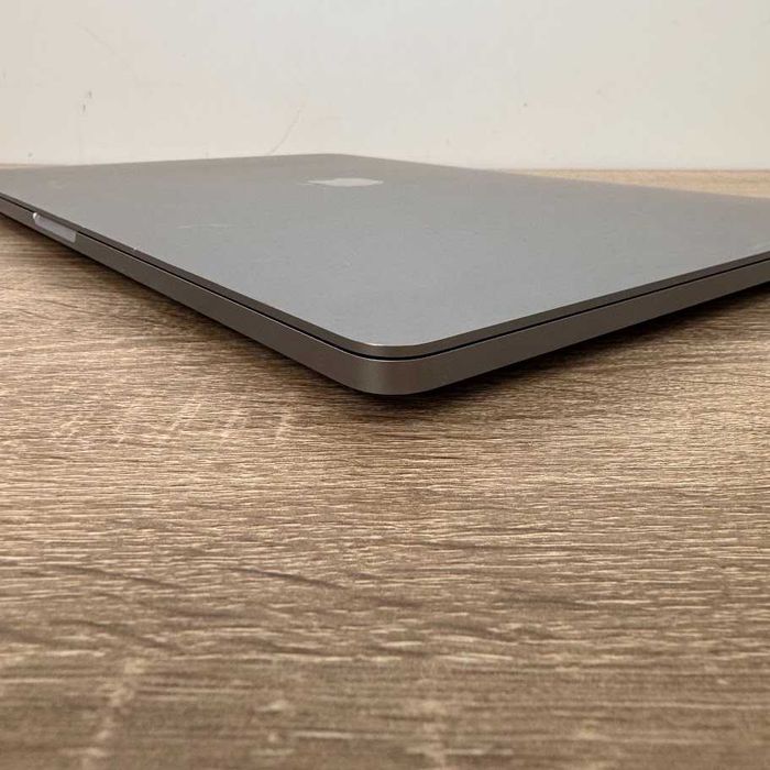 MacBook Pro 16