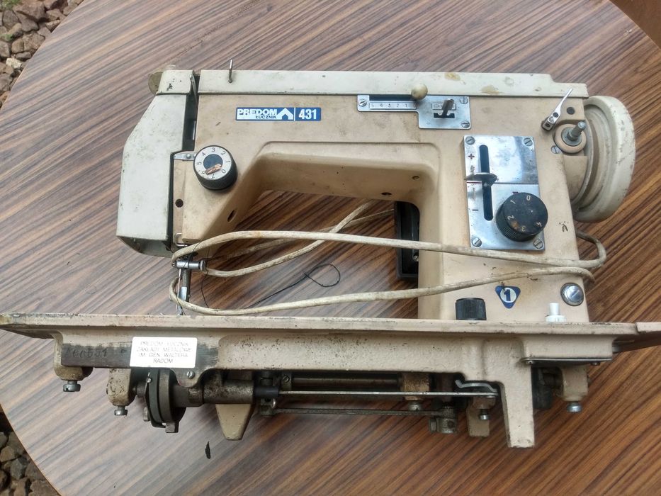 stara maszyna do szycia Łucznik Radom na chodzie, do konserwacji