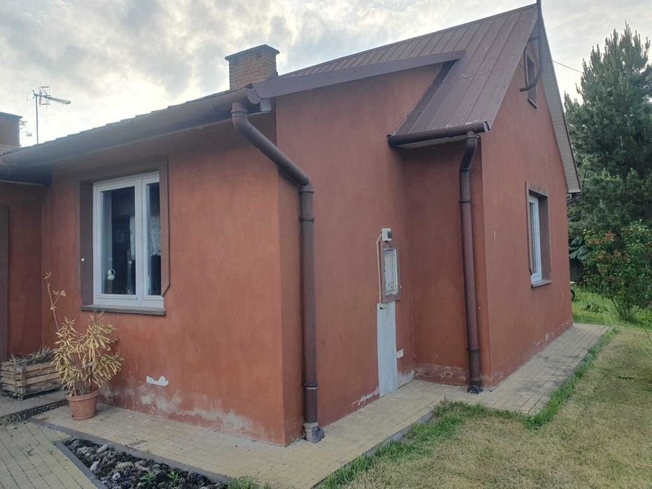Dom jednorodzinny parterowy plus zabudowania 3tys zł za mkw.. - Widok 2
