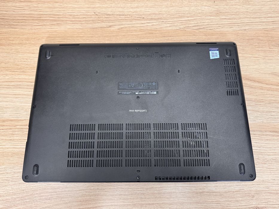 15.6”FHD IPS Dell Latitude 5590 i7-8650/8-16/256 nVidia mx130
