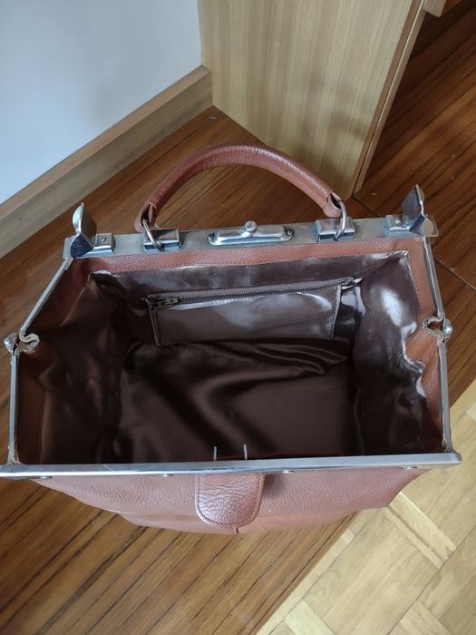 Torebka damska kuferek