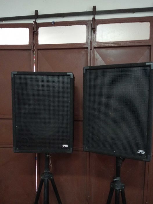 Par Colunas 500W RAVEN PA500 PR2 (Oferta Tripés e Cabos Speakon)