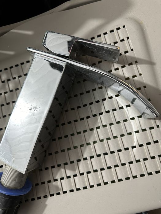 2 torneiras casa de banho