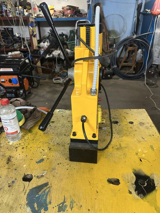 Магнитный сверлильный станок FDB Machinery MBD 25