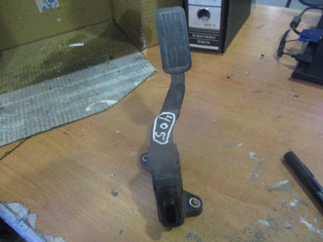 Pedal do acelerador TOYOTA Yaris (_P9_)
