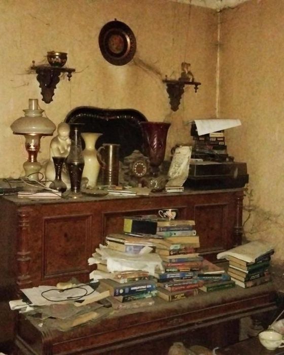 Вивіз та викуп старих предметів, речей, посуду, книг періоду УССР