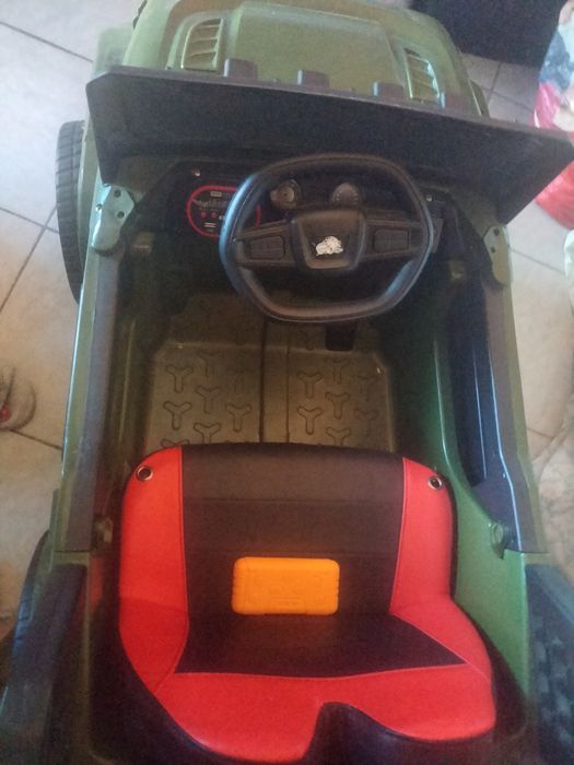 Продам дитячий автомобіль.