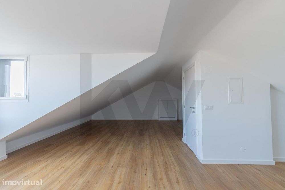 Moradia em condominio com jardim e piscina privados