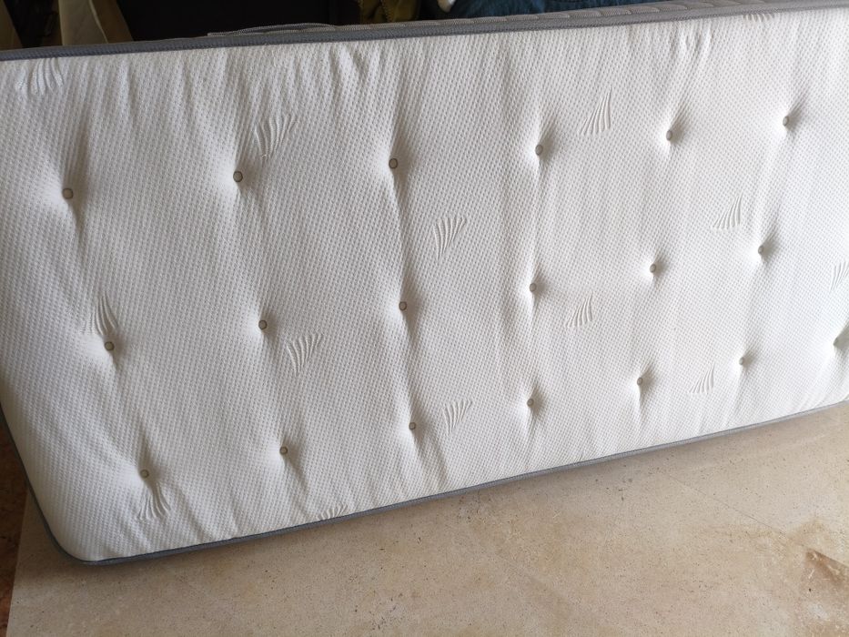 2 Colchões solteiro