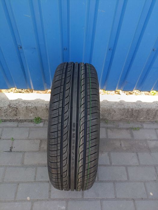 Нові шини 205/65R16 95H Sunfull SF-688
