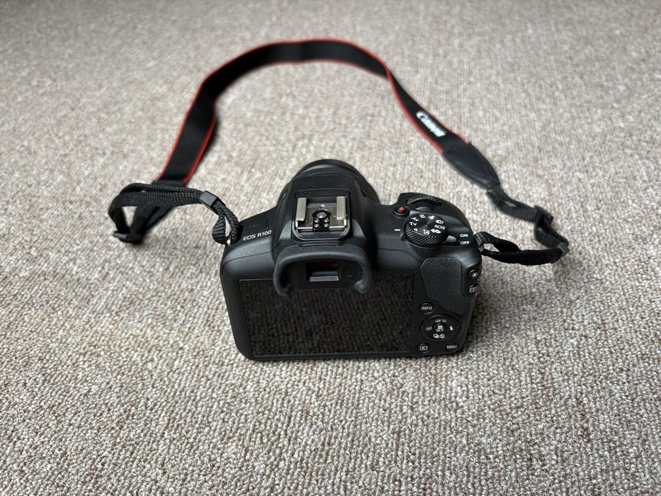 Canon EOS R100 + об’єктив RF-S 10-18mm F4.5-6.3 IS STM