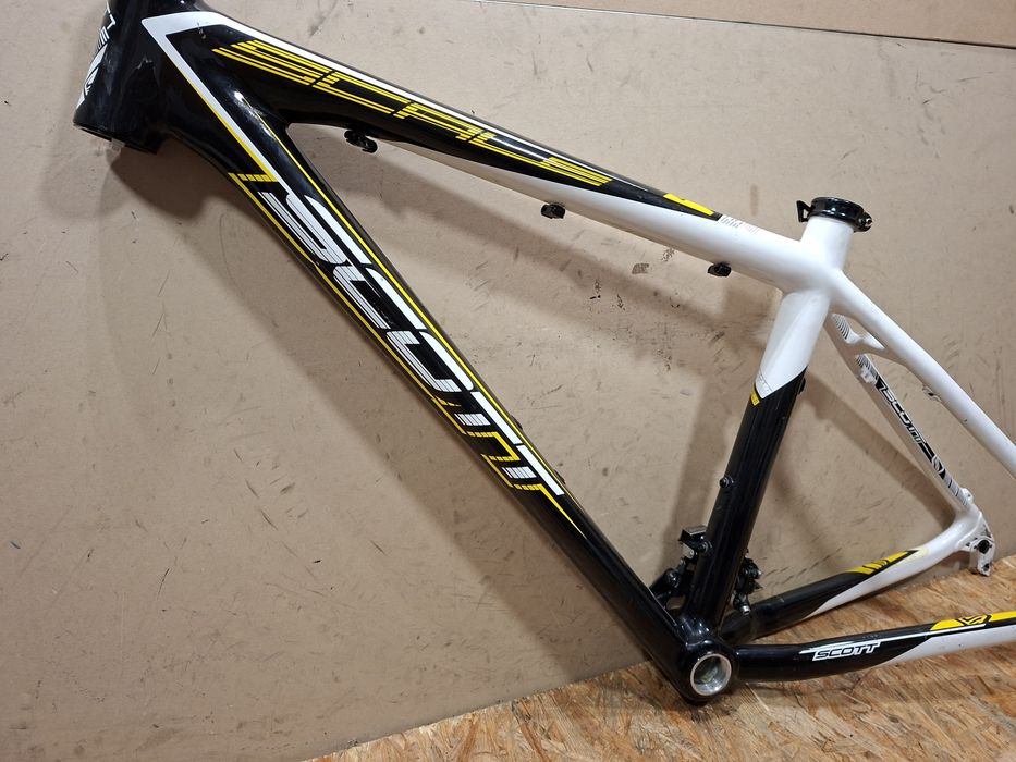 Rama Karbonowa Scott Scale 35 M trek specialized