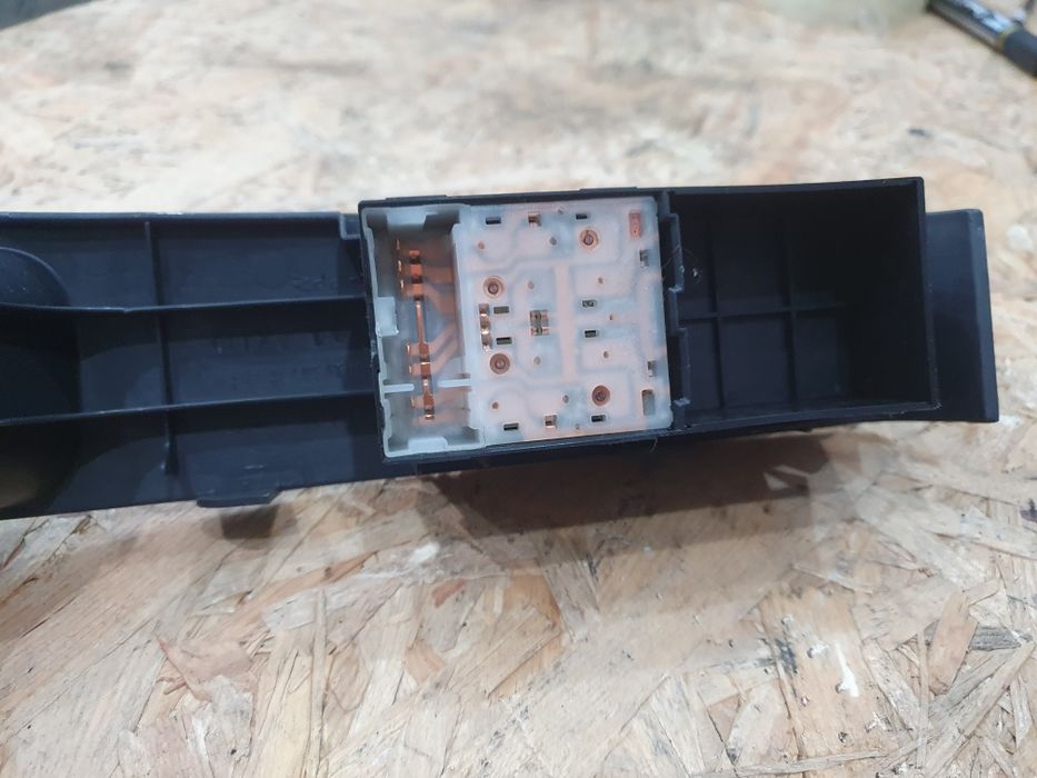 Panel szyb przełącznik rączka ramka Nissan Micra k12 04r 3 drzwi kpl