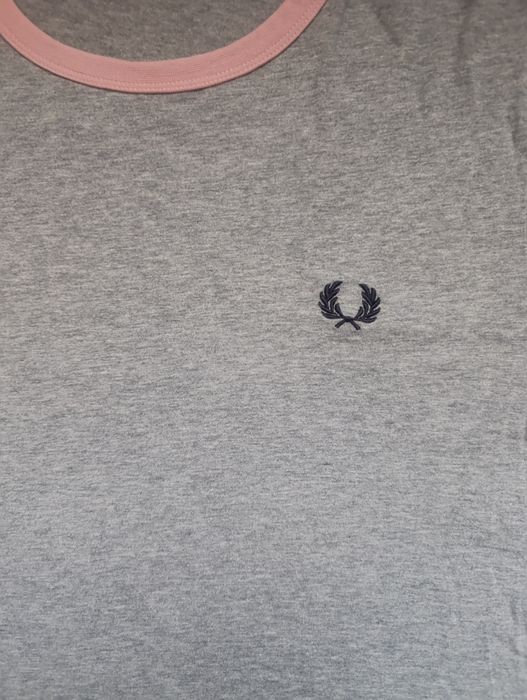 Футболка Fred Perry сіра з рожевими окантовками, розмір M унісекс