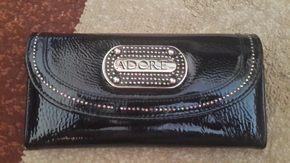 Кошелек лаковый Adore