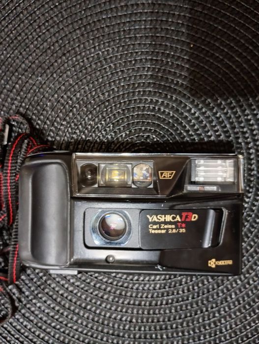 Kompaktowy aparat fotograficzny Yashica T3