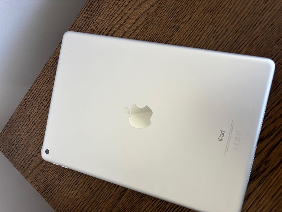 Apple Ipad 9a Geraçao - 2021 - 64GB
