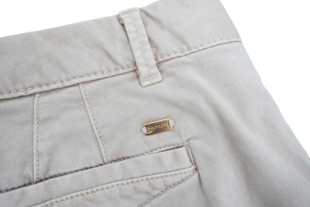 B56 krótkie spodenki damskie szorty Tommy Hilfiger beż bermudy M 38